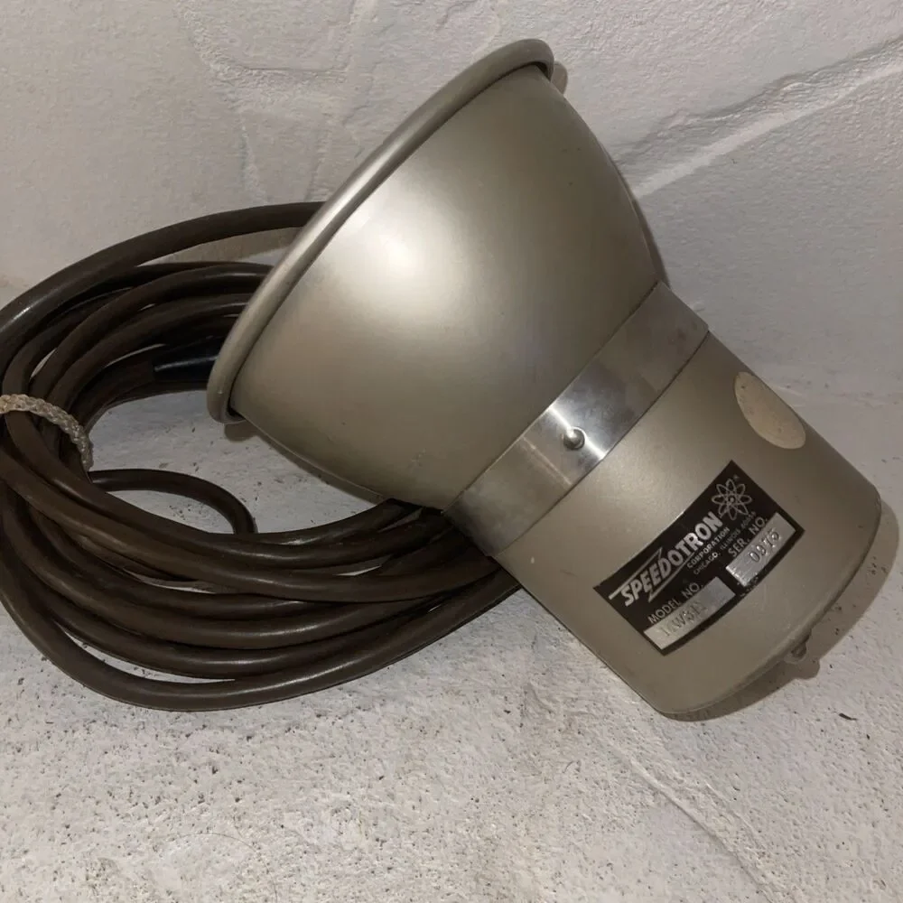 Speedotron Studio Light Model - MW3R UNTESTED
